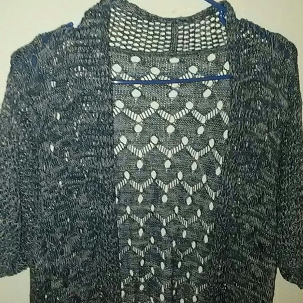 Cardigan de color gris perfecto para lucir con tod